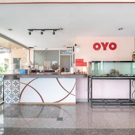 Oyo 519 B Min Airport Hotel Банкок Екстериор снимка